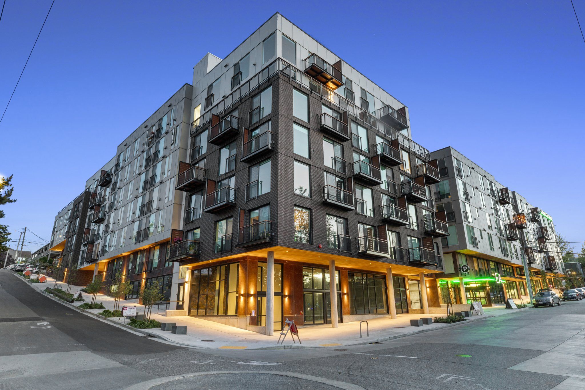 Exterior of Alta Arlo apartments in Seattle, WA